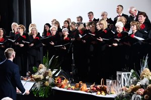 Zdjęcie główne dla wydarzenia: 40 lat wspólnego brzmienia – wyjątkowy Jubileusz Chóru Nauczycielskiego w Turku